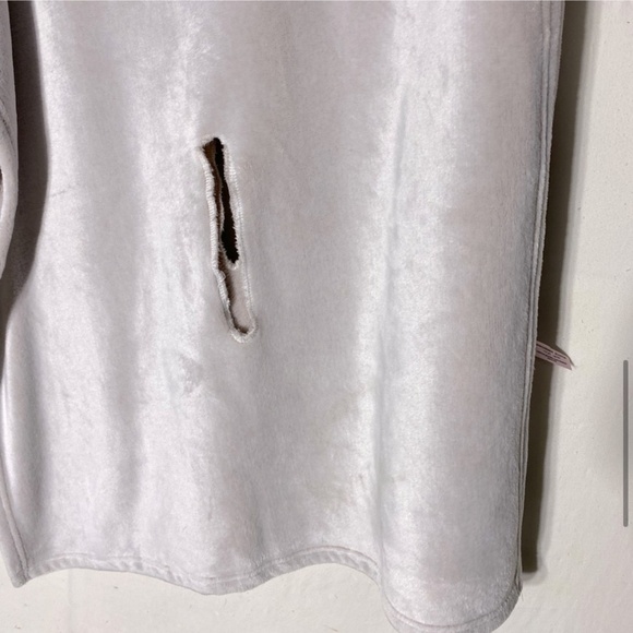 5/$25 La Vie En Rose Super Light Pink Faux Sherpa Cape Scarf Wrap - Picture 10 of 16